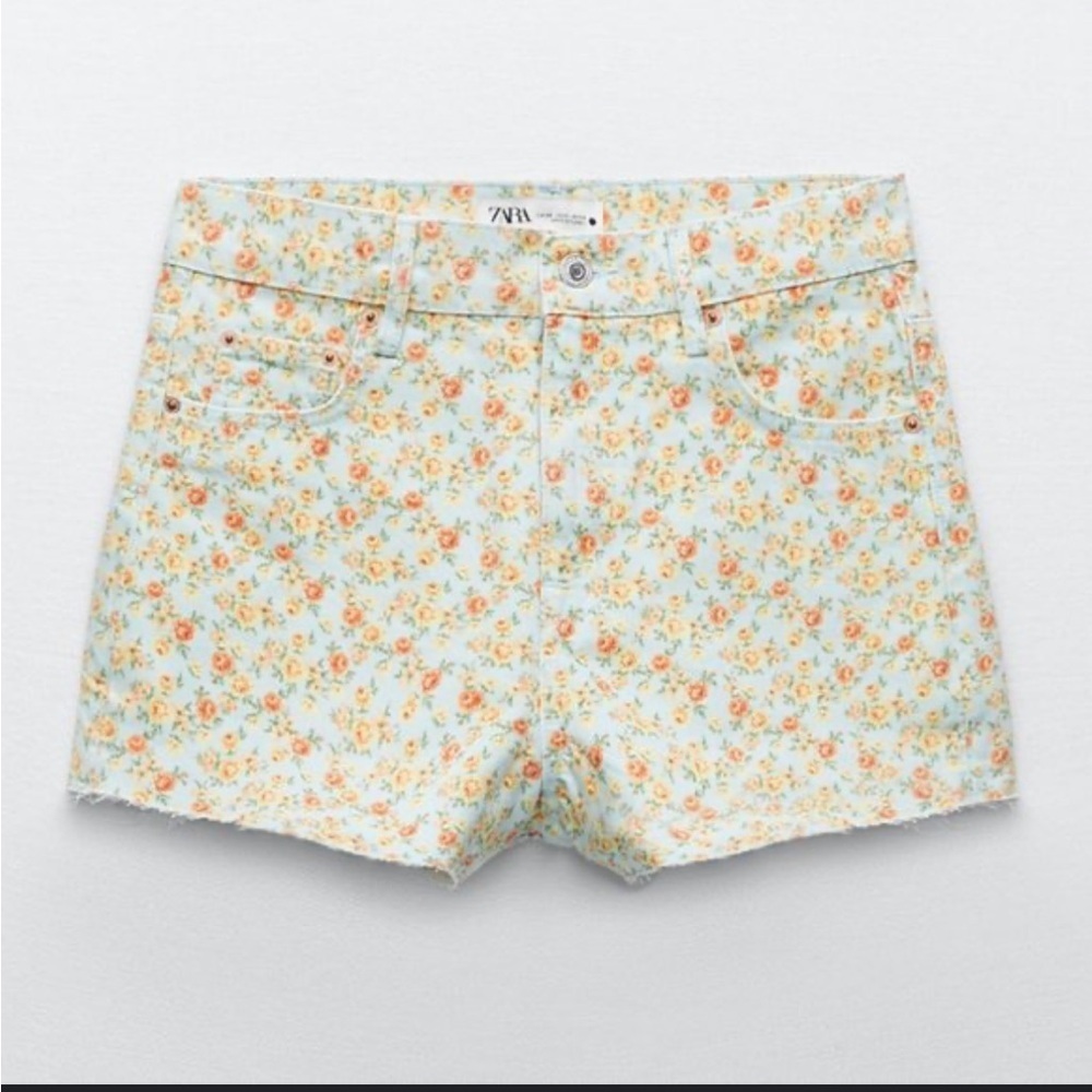 Zara 90s Floral Denim Shorts NWT High Rise Raw Hem Vintage Style Size 4 - Picture 2 of 7